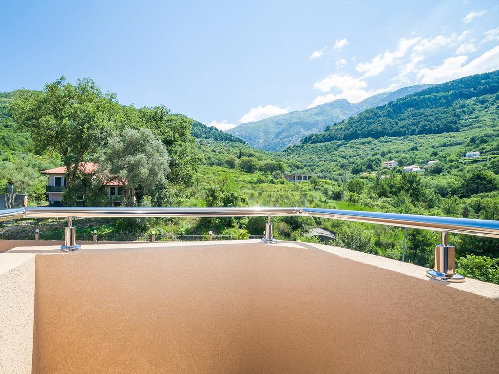 Apartments Urban Wild Котор Экстерьер фото